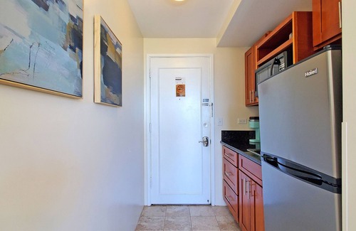 Waikiki Condo | ☀ Take a Look! Ocean View with cute Kitchenette ☀ WAIKIKI GRAND HOTEL® 715