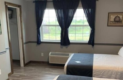 Dillon House | Take the Family on a Montana Getaway! 2 Units, Minutes From Outdoor Activity