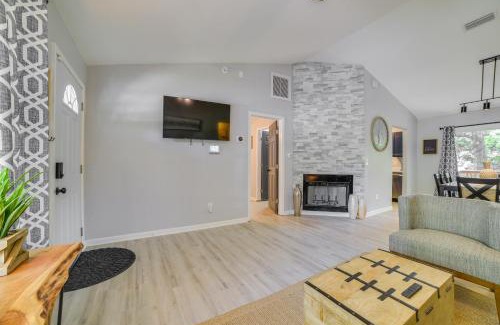 Tallahassee House | Tallahassee Home with Private Deck 4 Mi to Downtown