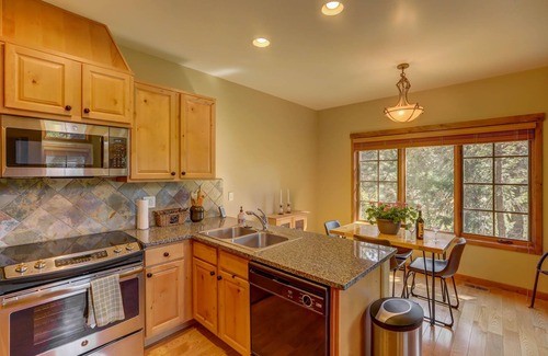 Tamarack Resort House | Tamarack Ski Resort Townhome - Elegant couple's retreat - Path to chairlift - Golf