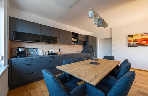 Lend Apartment | TAMLiving Center Luxury 4 rooms Smart TV Kitchen Great View