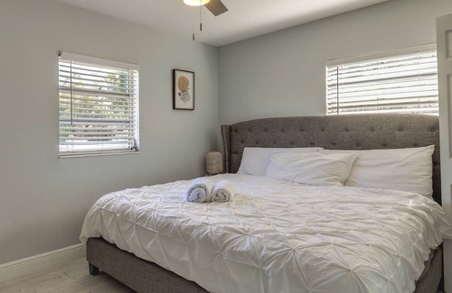 Temple Crest House | Tampa Home w/ Patio - 1 Mi to Busch Gardens!