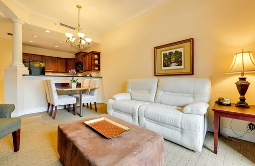 Carrollwood Condo | Tampa Resort Condo: Pool Access & Central A/C!