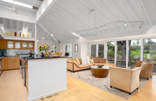 Santa Rosa House | Taona Vineyard ~ Pickleball/Tennis ~ Pool ~ Hot tub