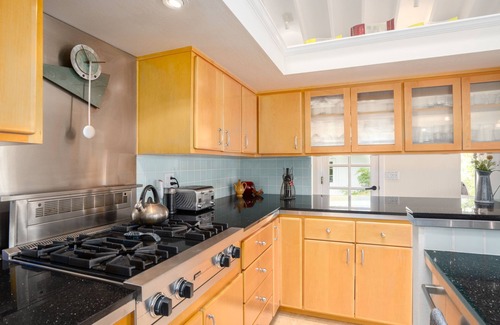 Santa Rosa House | Taona Vineyard ~ Pickleball/Tennis ~ Pool ~ Hot tub