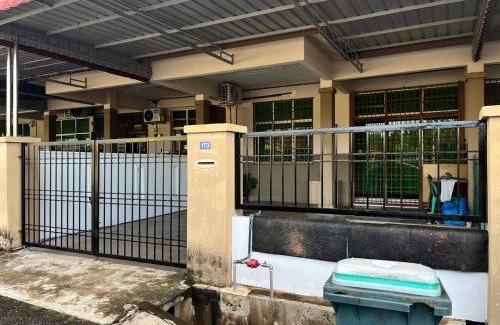 Kampung Sungai Pasir Kechil House | Tapak 173 by Sutera Hōmes