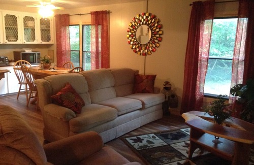 Tippecanoe House | Tappan/Deersville Ohio Getaway