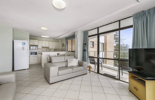 Port Macquarie Apartment | Tasman Towers 12 - Walk To Town & Beach With A Pool