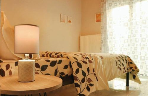 Komotini Apartment | TasoulasHome 1-μονοκατοικια με αυλη