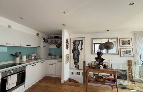 Homerton Apartment | Tasteful 1BD Townhouse in the Heart of Hackney
