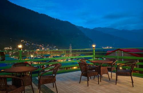 Jhargram Hotel | Tata Vista Resort Manali - Centrally Heated & Air Cooled luxury room near mall road
