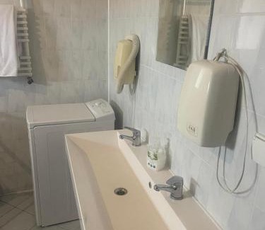 Uraz House | Tawerna Portowa