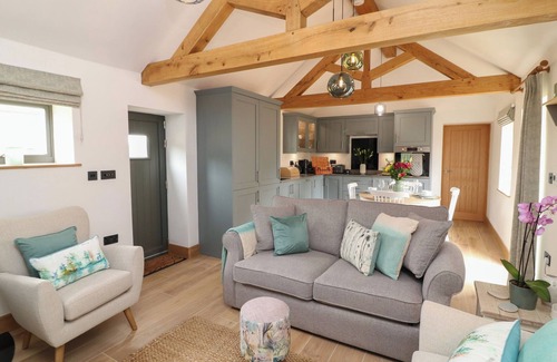 Metheringham Cottage | TAWNY BARN, pet friendly, luxury holiday cottage in Woodhall Spa