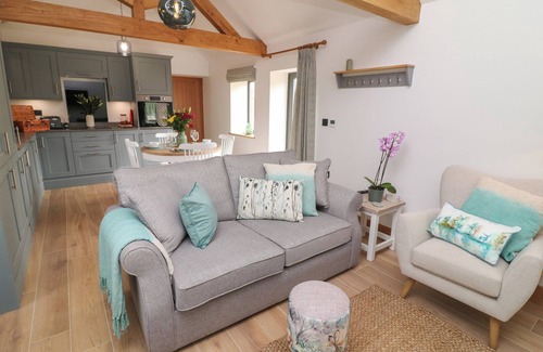 Metheringham Cottage | TAWNY BARN, pet friendly, luxury holiday cottage in Woodhall Spa