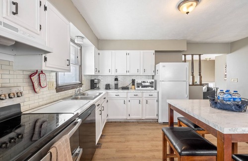 North Central Omaha House | Taylor. Serene pet friendly home. No pet fee!