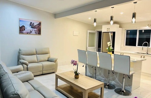 Tapere of Vaimaanga House | Te-Hirimoana - Modern cosy and Luxurious 2 bedroom Villa.