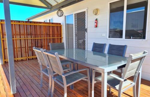 Moonta Bay House | Te Taha Moana - By The Beach
