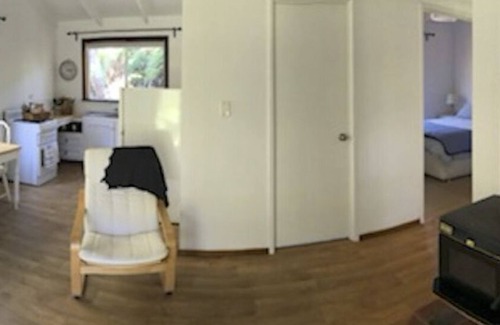 Shadforth Cottage | Tea Tree Cottage Close to Greens Pool and the Bibbulmun and Munda Biddi Tracks.