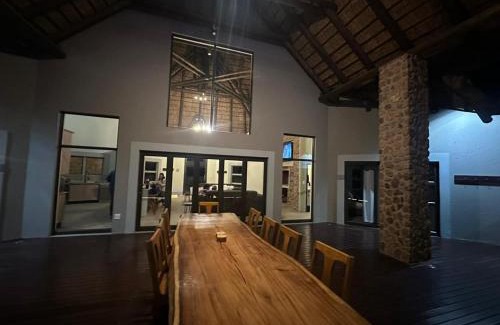 Bela-Bela Ski Chalet | Tebuah Private Lodge, Mabalingwe