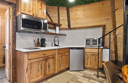 New Hope Cabin | TeePee at Paradise Point with a hot tub, fire pit, & grill!