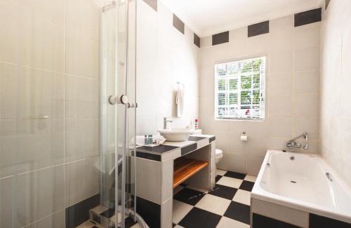 Grahamstown Cabin | Temba Private Game Reserve