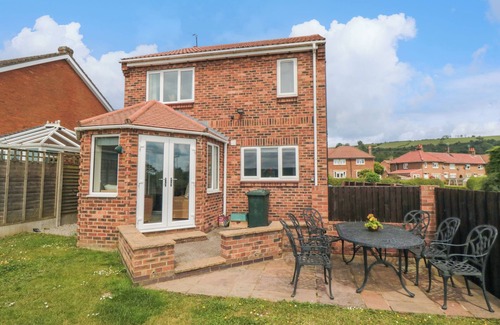 Ampleforth House | TEMPLE HILL VIEW, pet friendly, with a garden in Ampleforth