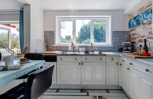 Pembroke House | Tenby Lodge - Three Bedroom House, Sleeps 6