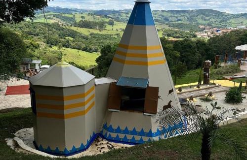 Bueno Brandao Other | Tenda Touro Sentado, Vila Mágica