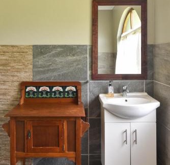 Die Barakke House | Tenikwa Wildlife Centre & Spa