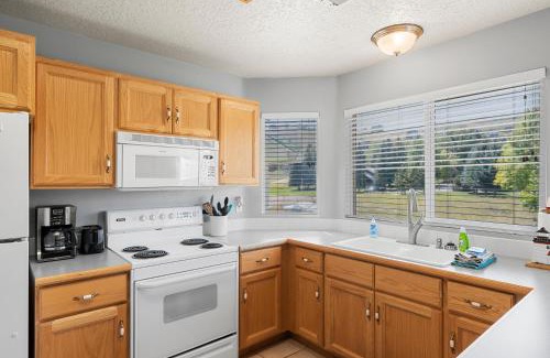 Harbor Village House | Tennis Building Condo #310