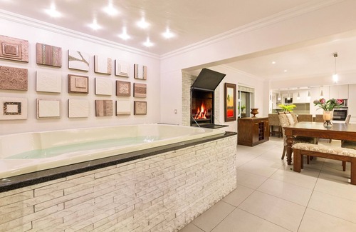 Calypso Beach House | Tenos On Calypso 12 - Five Bedroom House, Sleeps 9