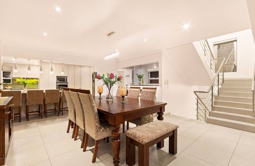 Calypso Beach House | Tenos On Calypso 12 - Five Bedroom House, Sleeps 9