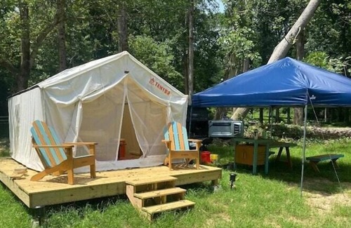 Hamilton RV Rental | Tentrr Signature Site - Tentrr Signature Redstone Bed, Barn and Camp 2