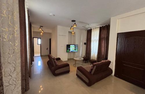 Meerut Apartment | Terminal Stay - Independent Private cozy Vibes in Meerut