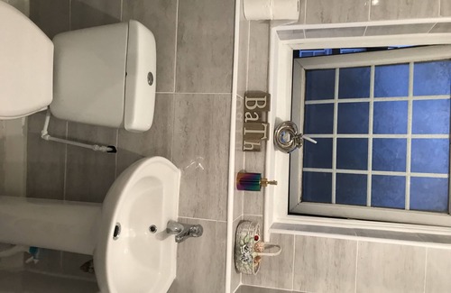 Woolwich House | Terraced house available for holiday vacation