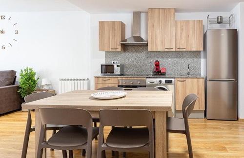 Arinsal Apartment | Terraza con Vistas I Escritorio y Cocina Completa I AndBnB