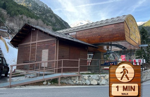 Arinsal Apartment | Terraza con Vistas I Escritorio y Cocina Completa I AndBnB