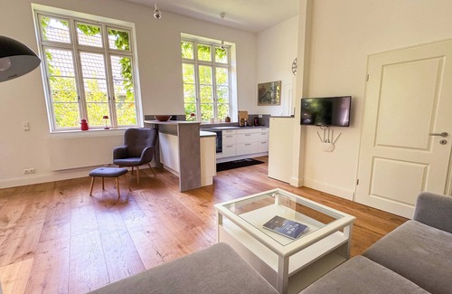 Tetenbull Apartment | Tetenbüllerbü - always free from school!