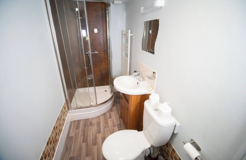 Hawick Hotel | Teviotside Travel Inn - Hawick Room 4 triple (3 x singles)