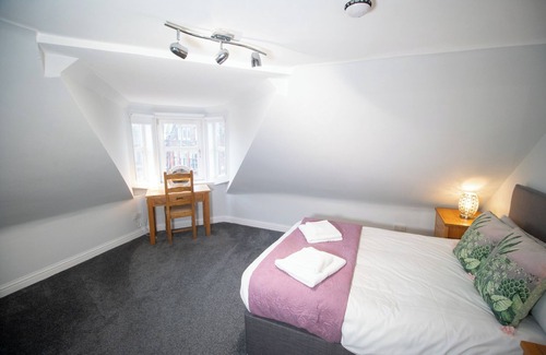 Hawick Hotel | Teviotside Travel Inn - Hawick - Room 7 - Family Suite