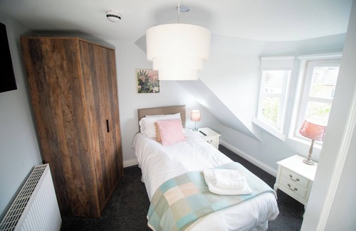 Hawick Hotel | Teviotside Travel Inn - Hawick - Room 7 - Family Suite