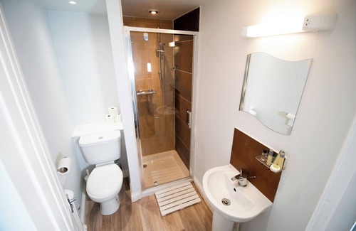 Hawick Hotel | Teviotside Travel Inn - Hawick - Room 7 - Family Suite