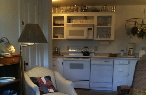 Bar Harbor Cottage | Thankful Cottage...a charming, romantic hideaway near the harbor renting Sun-Sun