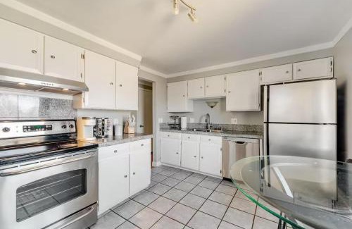 Park East House | Thanksgiving Family Home with Game Room & 9 min drive to Pearl St