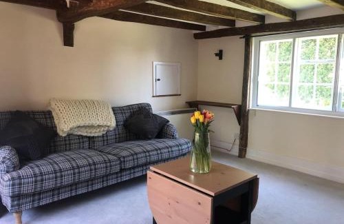 Manningtree House | Thatched Cottage Wix