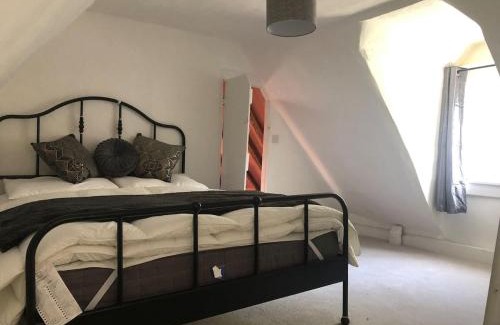 Manningtree House | Thatched Cottage Wix