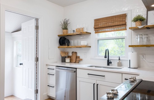 Tifton House | The 12th Street Retreat, King Beds, Pets Allowed