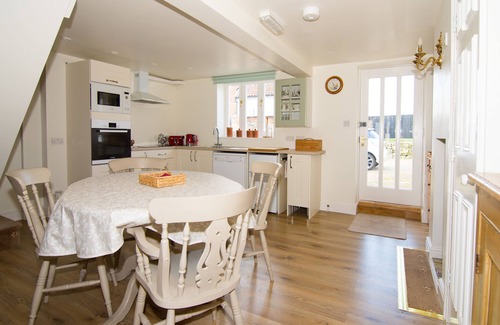 Bury St Edmunds Bed & Breakfast | The Abbey Hotel and Apartments