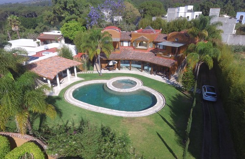 Cuernavaca Villa | The Adobe House is close to Tepoztlan (10 km) andCuernavaca (10 km)