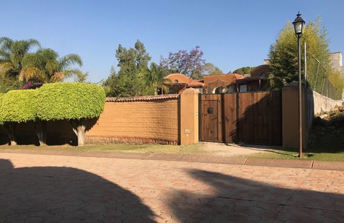 Cuernavaca Villa | The Adobe House is close to Tepoztlan (10 km) andCuernavaca (10 km)